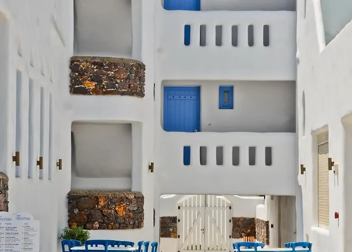 מלון Naxos Island 5*