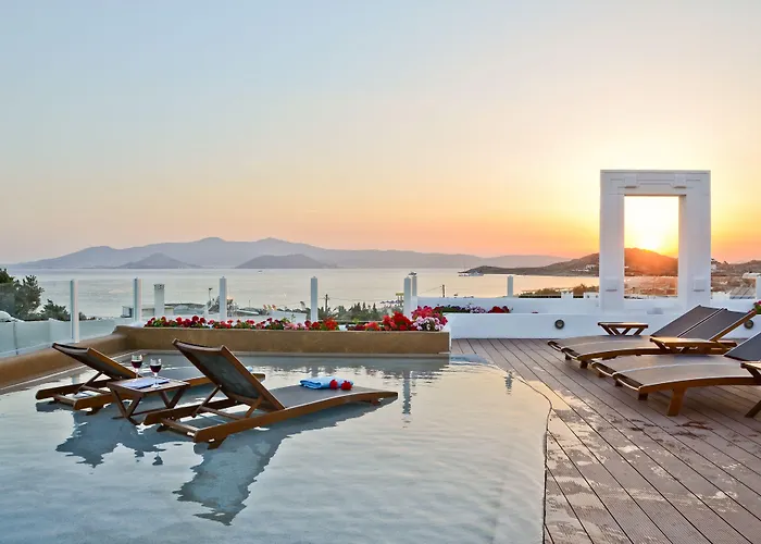 מלון Naxos Island 5*