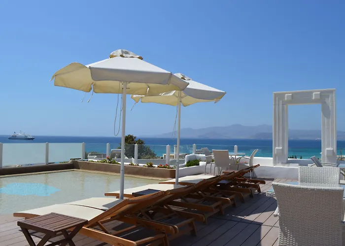 Naxos Island מלון 5*