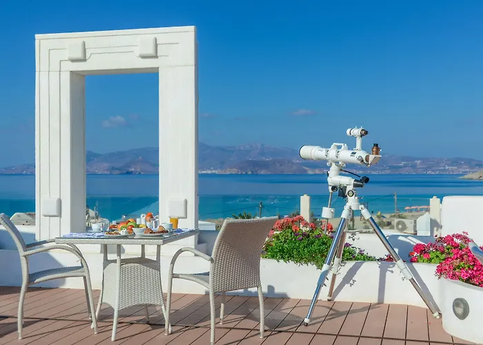 Naxos Island מלון